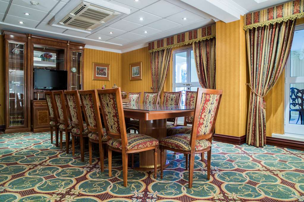 Le Vendome Hotel